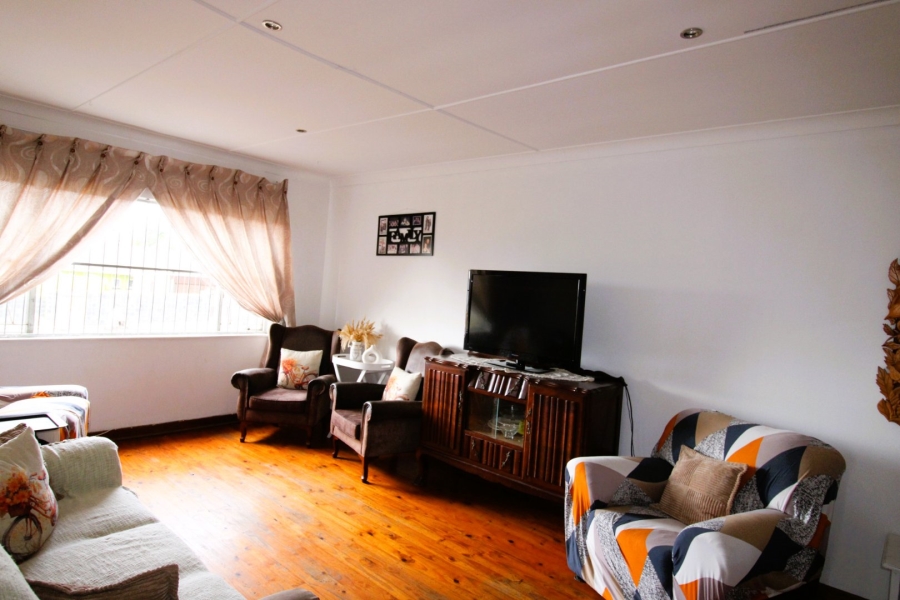 5 Bedroom Property for Sale in Greenfields Eastern Cape